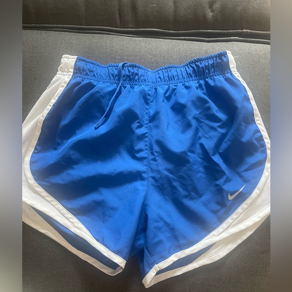 Nike dry fit size xs.